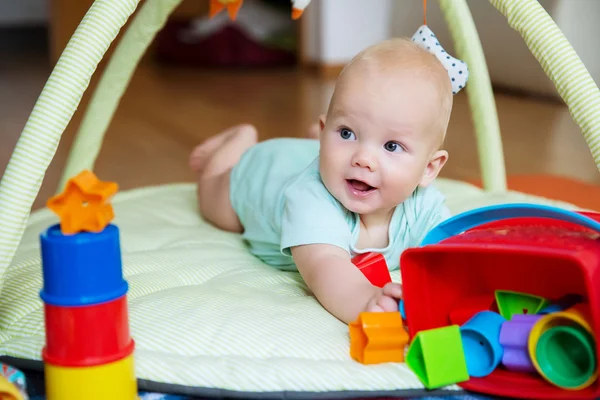 Imagem ilustrativa de bebê em sessão de terapia